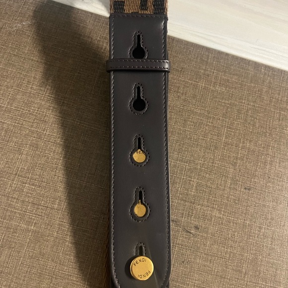 SOLD 💥💥💥💥Strap You Fendi - Picture 6 of 6